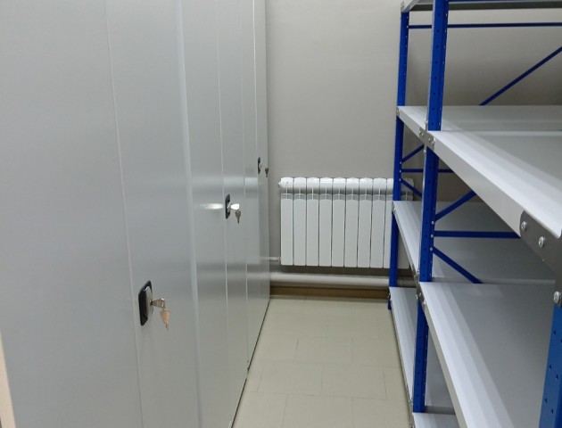 металлические стеллажи для музея