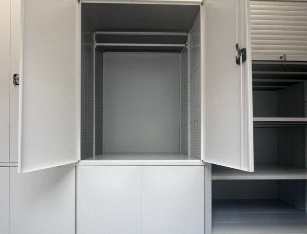 Складские стеллажи с дверями